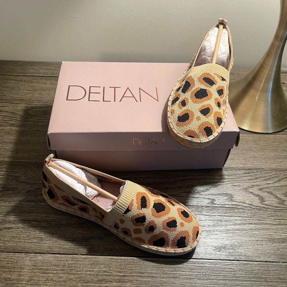Deltan Hensley Leopard Print Slip-on. Size 8